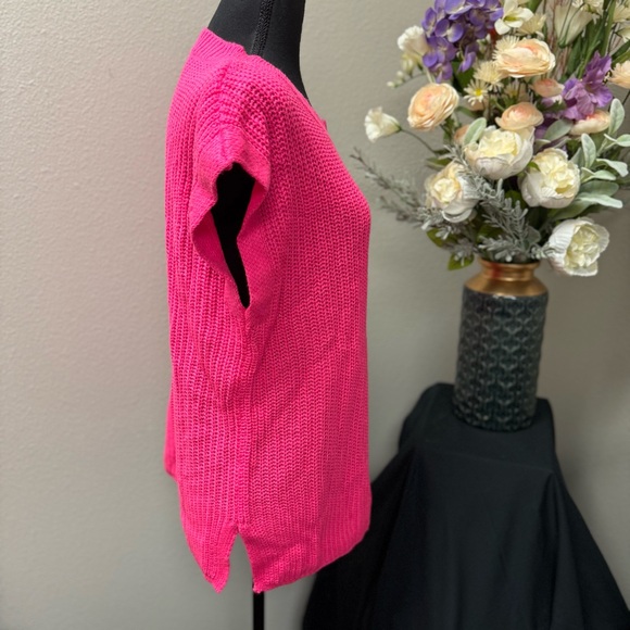NWT BiBi Neon Pink Knit Sleeveless Sweater Vest Top Women’s M - Picture 4 of 8